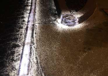 reflective shine traffic line curb paint night time reflectivity.