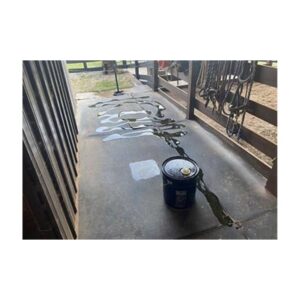 Spread Brush Apply Roll The Liquid Coating On The Rubber Mats