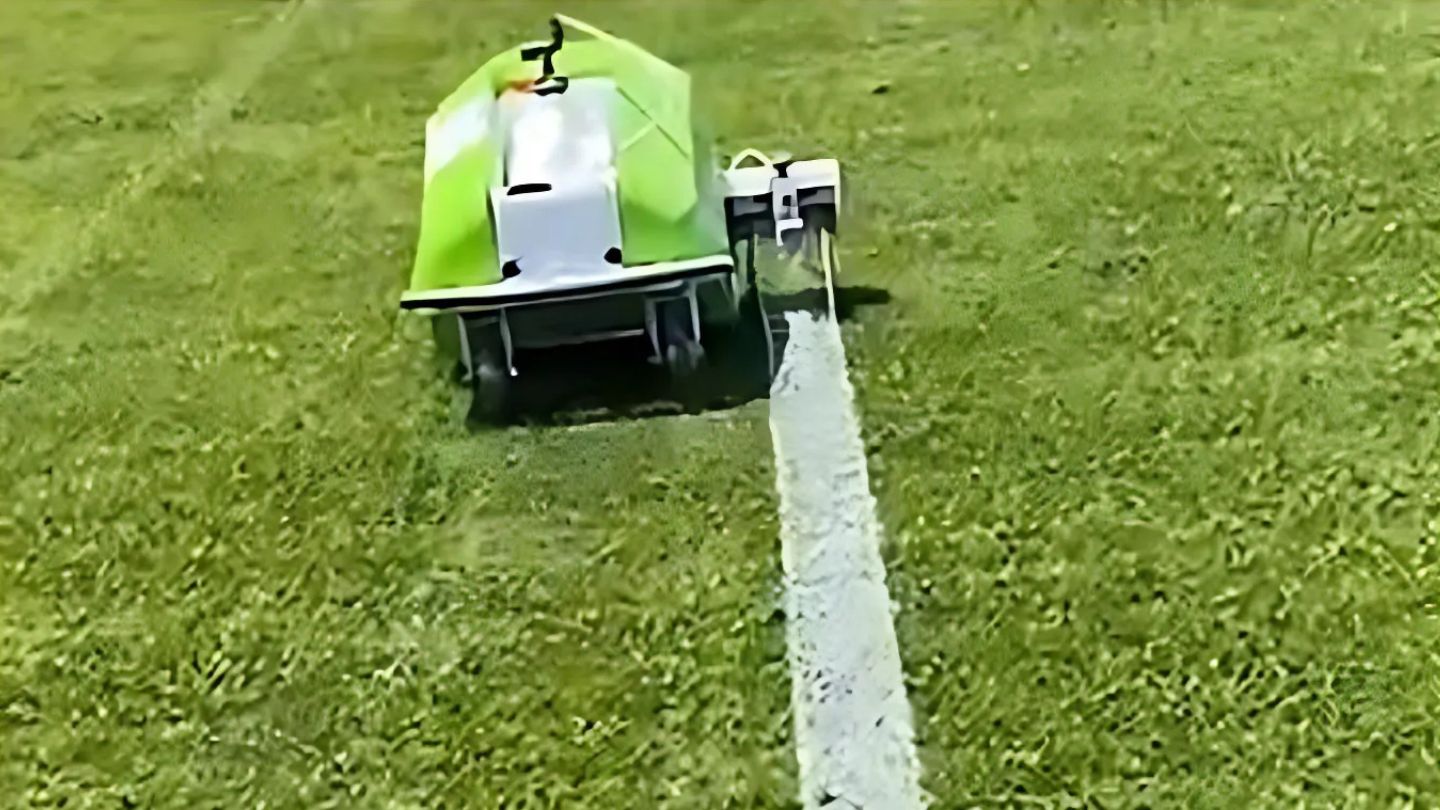 The Ultimate Guide to Field Marking Robots: Features, Benefits, and ROI